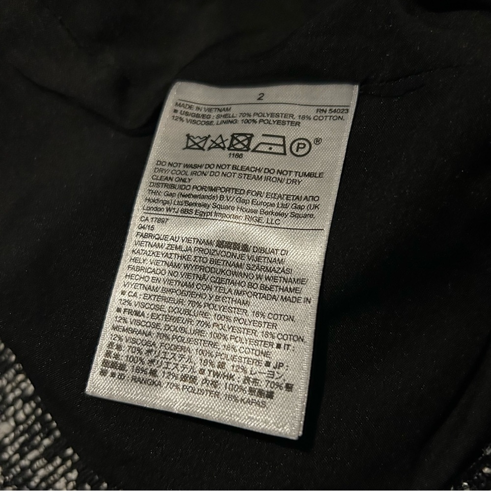 Banana Republic Textured Mini Skirt Size 2 (28 x 19) - Picture 6 of 6
